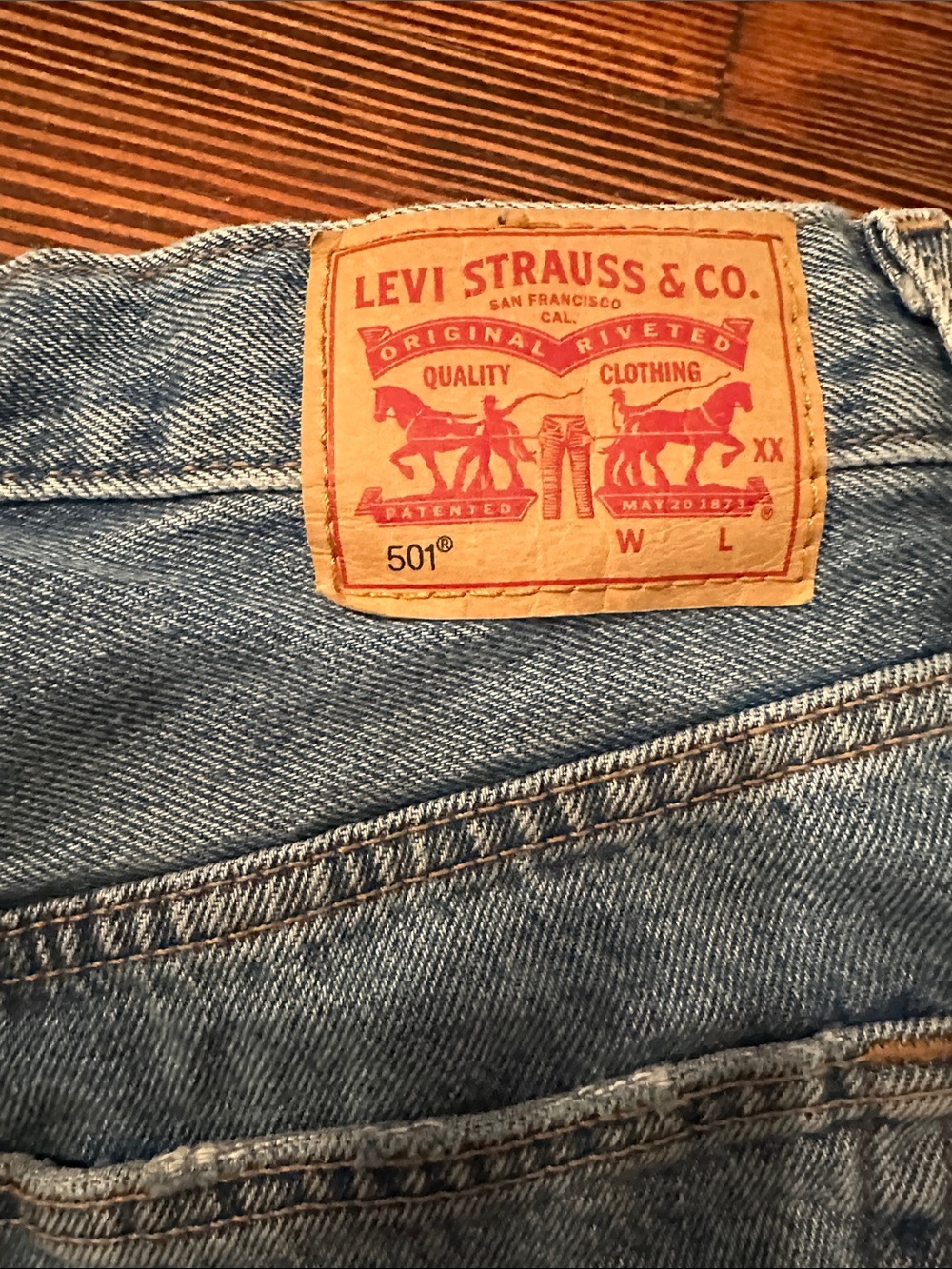 Levi's Premium 501 Original Distressed Cutoff Denim Shorts Light Wash Size 26 - Picture 8 of 9